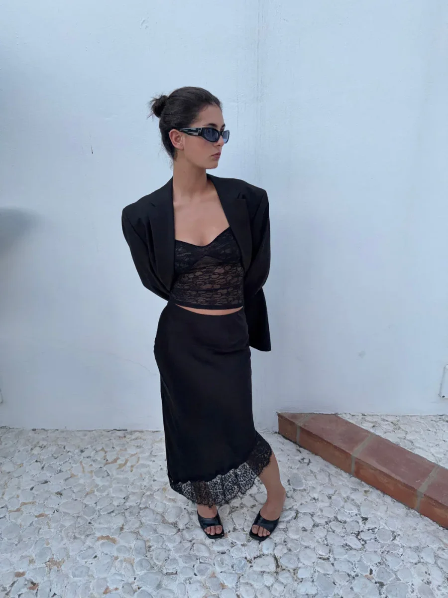 Nicoline off shoulder top in lace - Black - Image 2