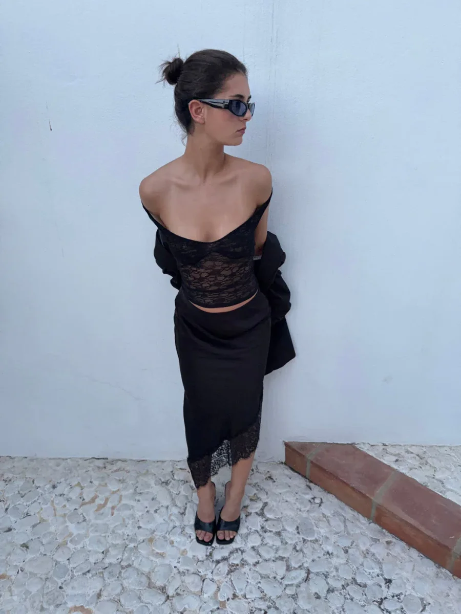 Nicoline off shoulder top in lace - Black - Image 5