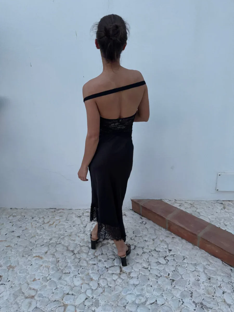 Nicoline off shoulder top in lace - Black - Image 6
